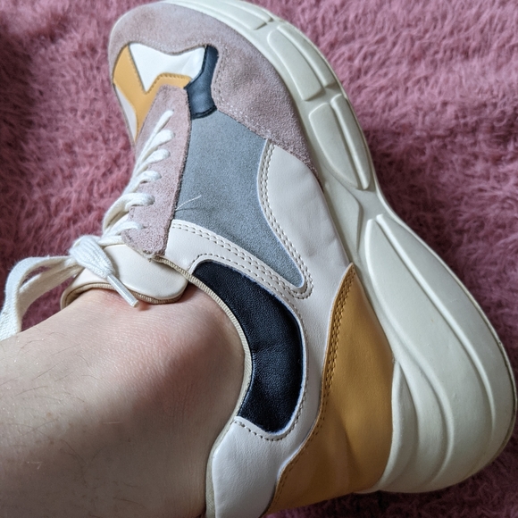 Steve Madden Sneakers - Picture 5 of 6